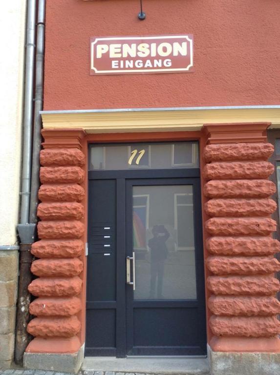 Pension Eberhart Treuen Exterior photo